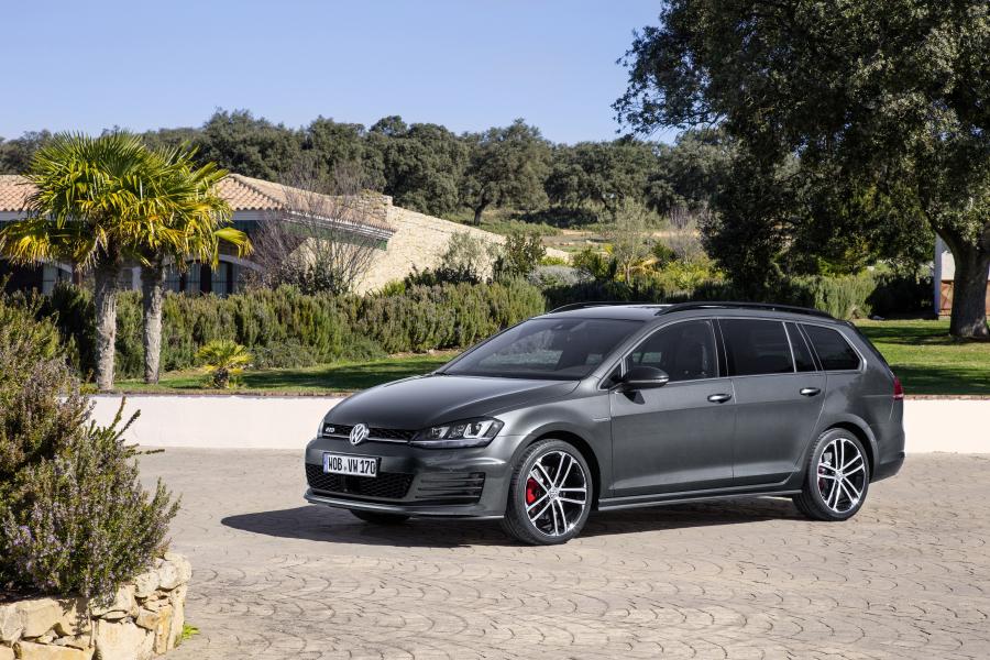  Volkswagen Golf GTD Variant 2015 года  (фото 18 из 25)